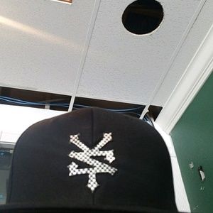 Meet your Posher, Carlos antonio